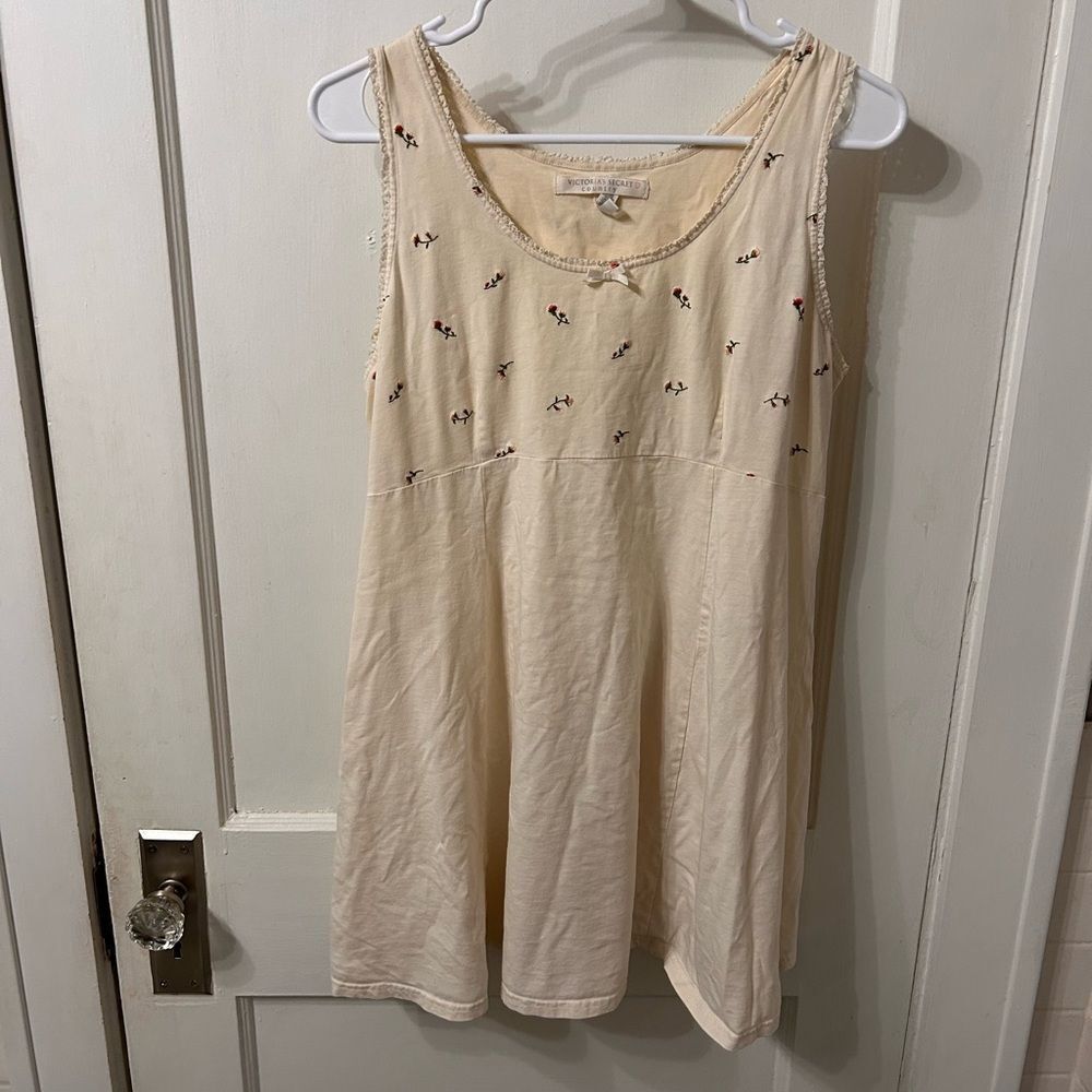 Vintage VS nightgown